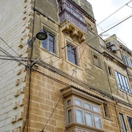 Charming In 3 The Cities With Roof Views By 360 Estates בירגו